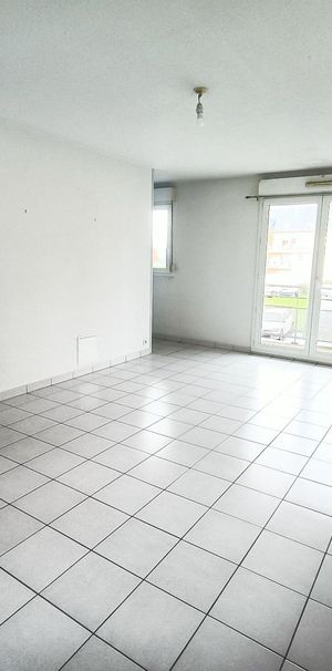 Location Appartement 1 pièce 35m² HENNEBONT 56700 - Photo 1