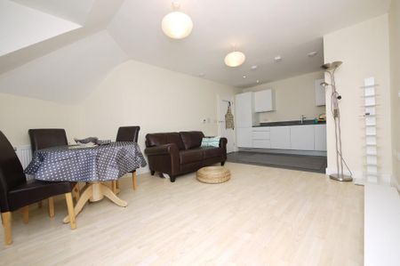 2 bedroom apartment to rent - Photo 2