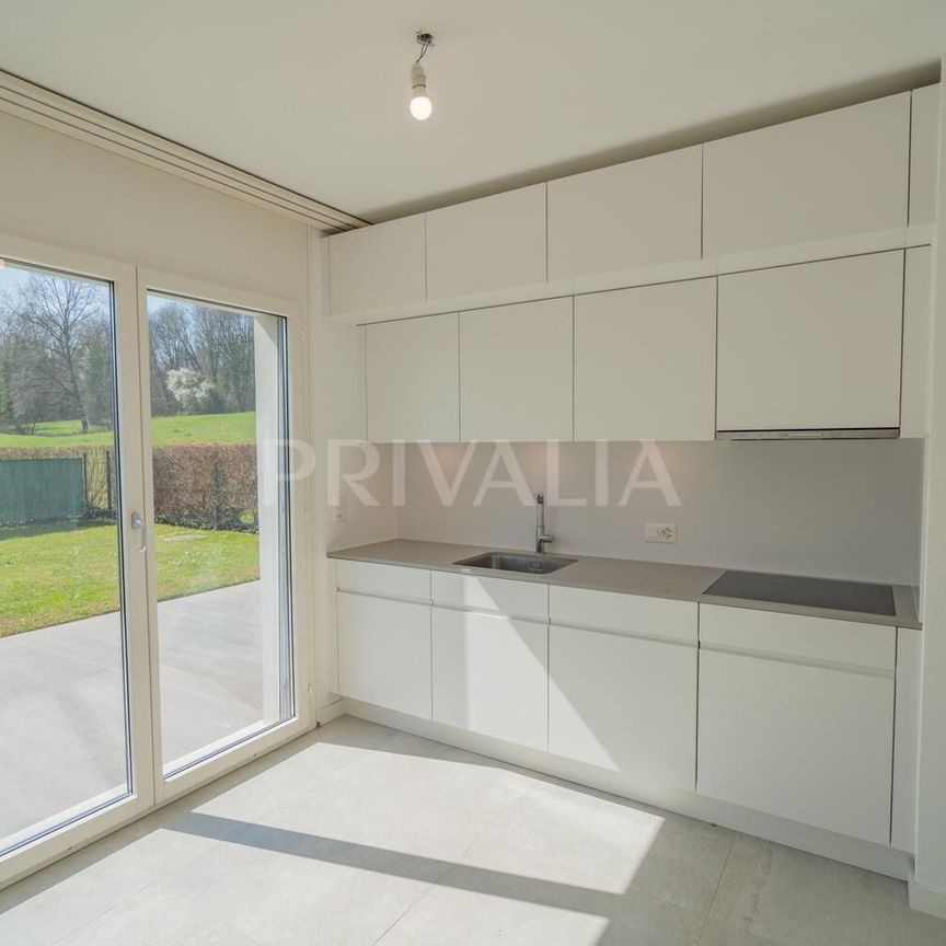 Beautiful 6.5 room apartment on the ground floor of a secure residence - Photo 1