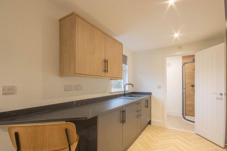 1 bedroom in a house share to rent - Photo 5