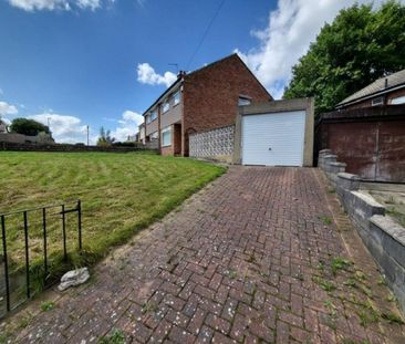 3 bedroom semi-detached house to rent - Photo 2