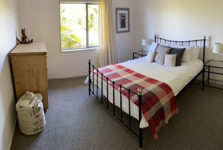 STUNNING, SUNNY & CENTRAL – MODERN HOME WITH A PEACEFUL OUTLOOK - Photo 5