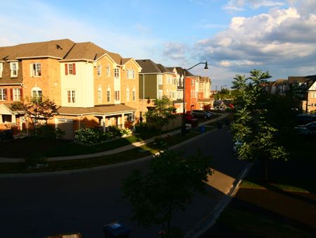 For Lease - 52 Vanhorne Close, Brampton, Ontario - Photo 3