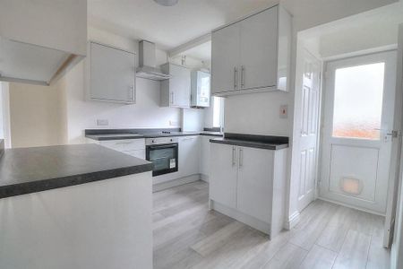 3 bedroom terraced house to rent - Photo 3