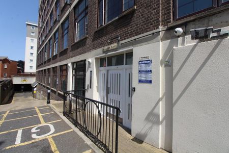 2 bedroom flat to rent - Photo 4