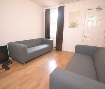 6 Bed - Grange Avenue, Uni Area - Photo 3