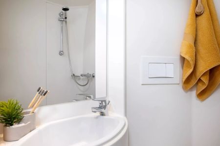 Medium Standard Double Ensuite - Photo 5
