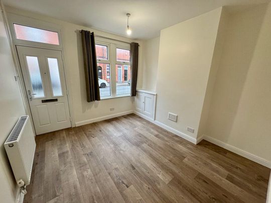 4 bedroom terraced house to rent - Photo 1