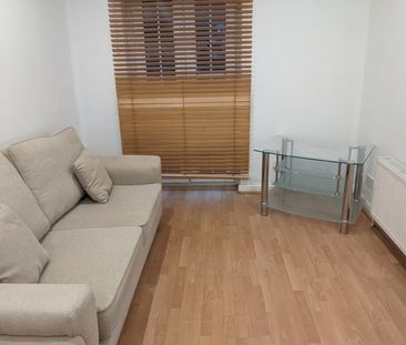 3 Bed Semi-Detached House, Leeds, LS15 - Photo 1