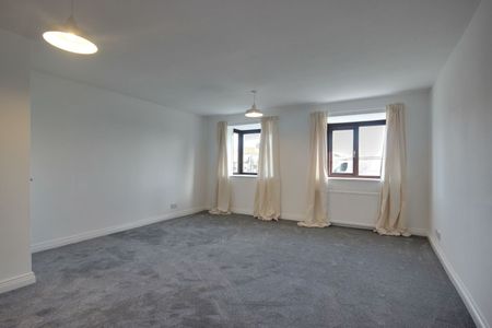 3 Bedroom - Photo 4