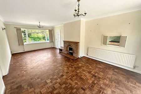 Cornford Way, Highcliffe, Dorset, BH23 - Photo 2