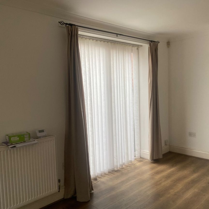 Room in a Shared House, Henrietta Street, M16 - Photo 1