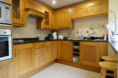 2 bedroom Flat To Let Total Size: 754 SQ FT - Photo 3