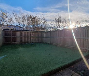 3 bedroom mews to rent - Photo 1