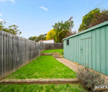 One-Bedroom Home with Garden - Photo 2