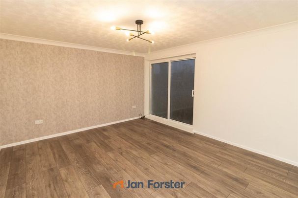 2 bedroom ground floor flat to rent - Photo 1