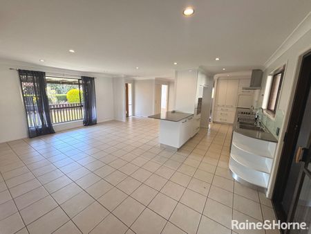 Modern Comfort, Spacious Living & Exceptional Outdoor Entertaining - Photo 3