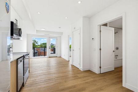 For Lease - 15 Larch Street Unit# Unit 305, West Centre Town, Ontario - Photo 3