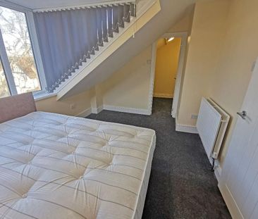 2 bedroom maisonette to rent - Photo 4