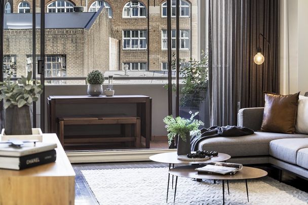 Chic, Contemporary & Cool – The Quintessential Warehouse Pad - Photo 1