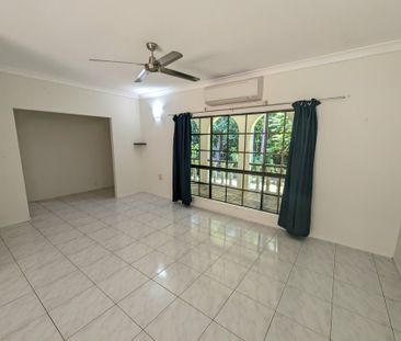 LARGE HOME!!!! - Photo 2