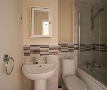 2 bedroom semi-detached house to rent - Photo 3