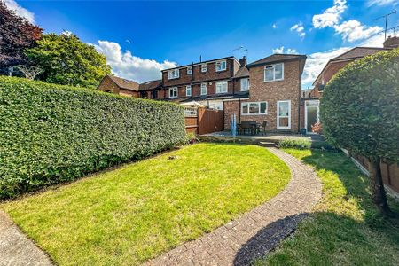 3 bedroom end of terrace house to rent - Photo 4