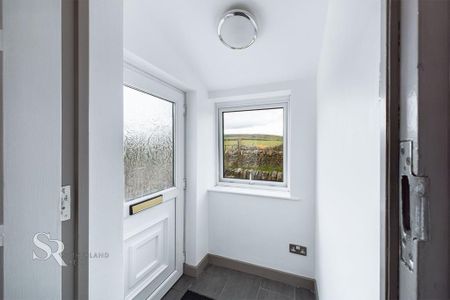 3 bedroom detached bungalow to rent - Photo 4