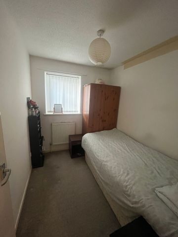 4 Bed Terraced House, Gertrude Close, M5 - Photo 4