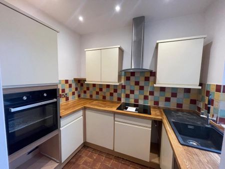 3 bedroom terraced house to rent - Photo 2