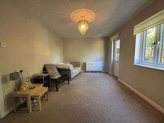 1 bedroom ground floor flat to rent - Photo 1