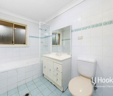 GREAT SIZE FAMILY HOME ON BATTLEAXE BLOCK - Photo 4