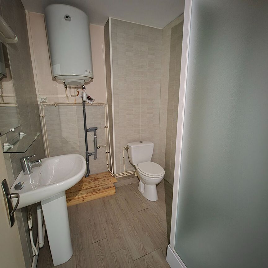 A LOUER APPARTEMENT F2 33M2 50000 SAINT LO centre ville - Photo 1