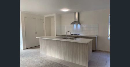 Family Friendly Floorplan in Quality Location-– Excellent Value - Photo 4