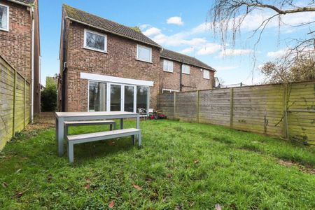 A 3 Bedroom House in Winchcombe GL54 5LG - Photo 5