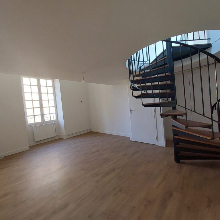 LOCATION APPARTEMENT T3 Bis, POITIERS, CENTRE-VILLE - Photo 1