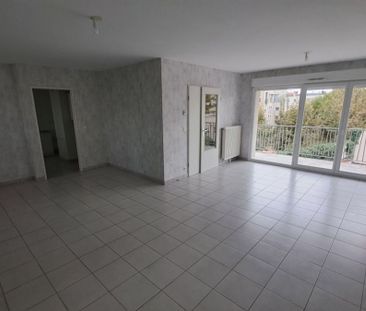 Location appartement T6 115.49m² à Reims (51100) Loyer CC * : 1009.... - Photo 4