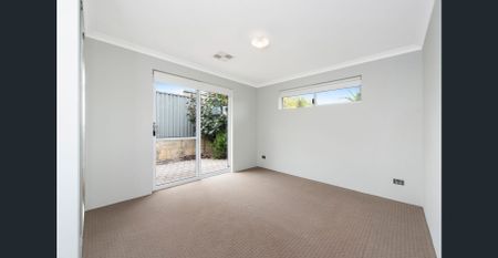 Spacious 4x2 Family Home in a Prime Baldivis Location - Photo 4