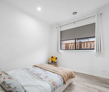 Stunning and Modern 4-Bedroom Home in Heart of Mickleham - Photo 5