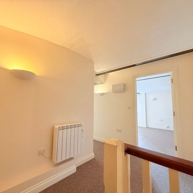 Sherborne Road, Yeovil, Somerset - Photo 1