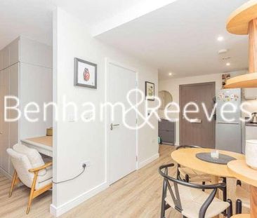 Staniforth Court, Tierney Lane, London, W6 - Photo 2