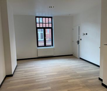 Gerenoveerd twee-slaapkamerappartement te huur nabij centrum Gent - Photo 3