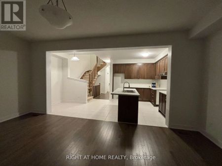 1101 THOMPSON DRIVE - Photo 4