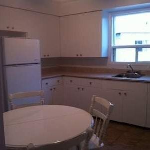 3 1/2 à 5min à Pied UL,2chambres, Tout Inclus Avec WIFI - Photo 2