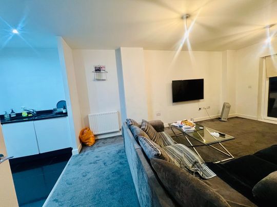 1 Bed Flat, Clarence Avenue, IG2 - Photo 1