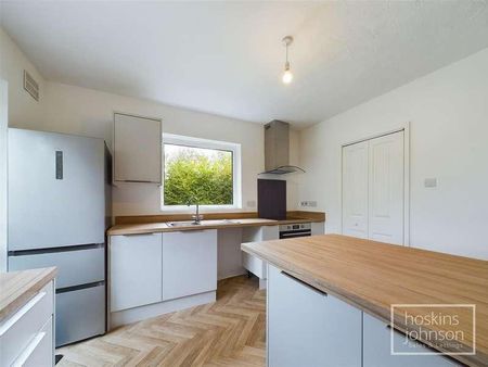 Silverhill Close, Pontypridd, CF37 - Photo 2