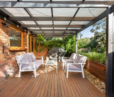 Seaside Retreat - Coastal Comfort and Contemporary Living - Photo 5