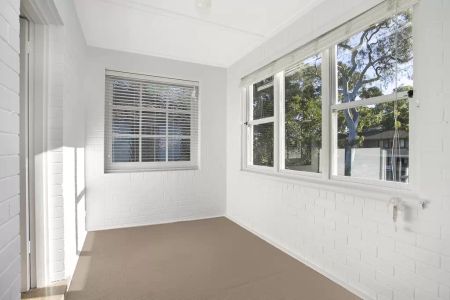 Gorgeous Townhouse with House Appeal - Photo 2