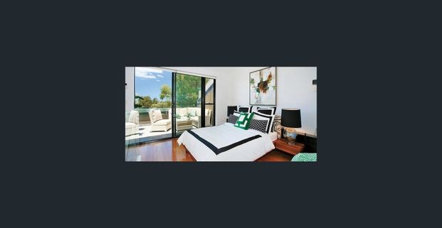 Luxurious Townhouse With Panoramic Views - Photo 1