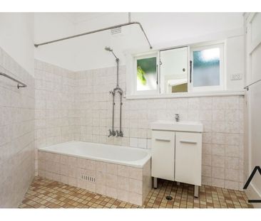 Charming 1930s Semi - Photo 5